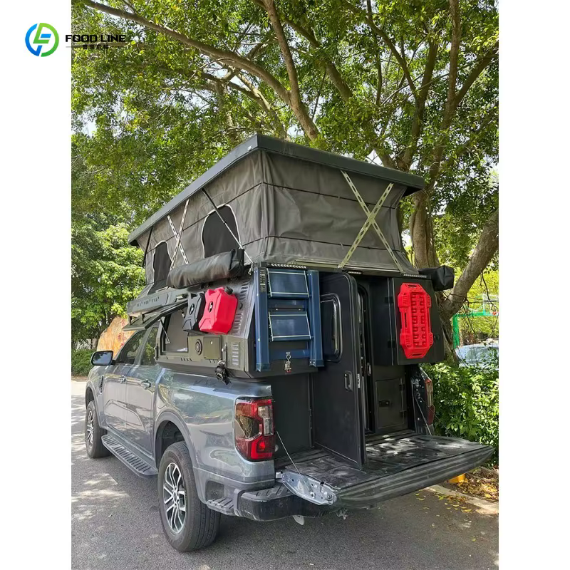 Tente de camping pliable sur le toit de camion