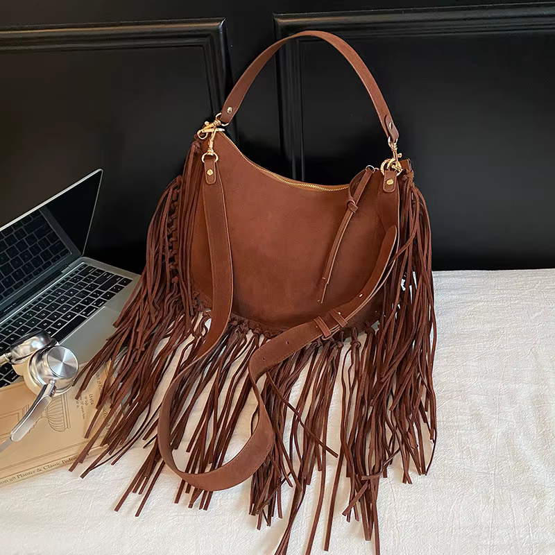 Sac à pompon à la mode d'hiver