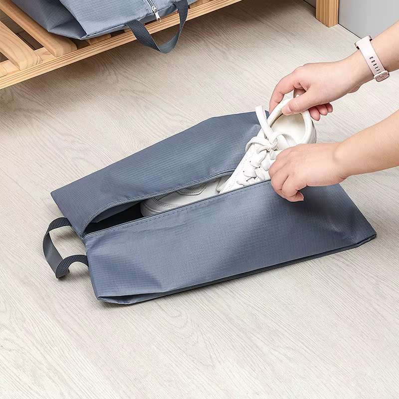 Sac de rangement pour chaussures en tissu nylon imperméable et anti-poussière avec fermeture éclair robuste