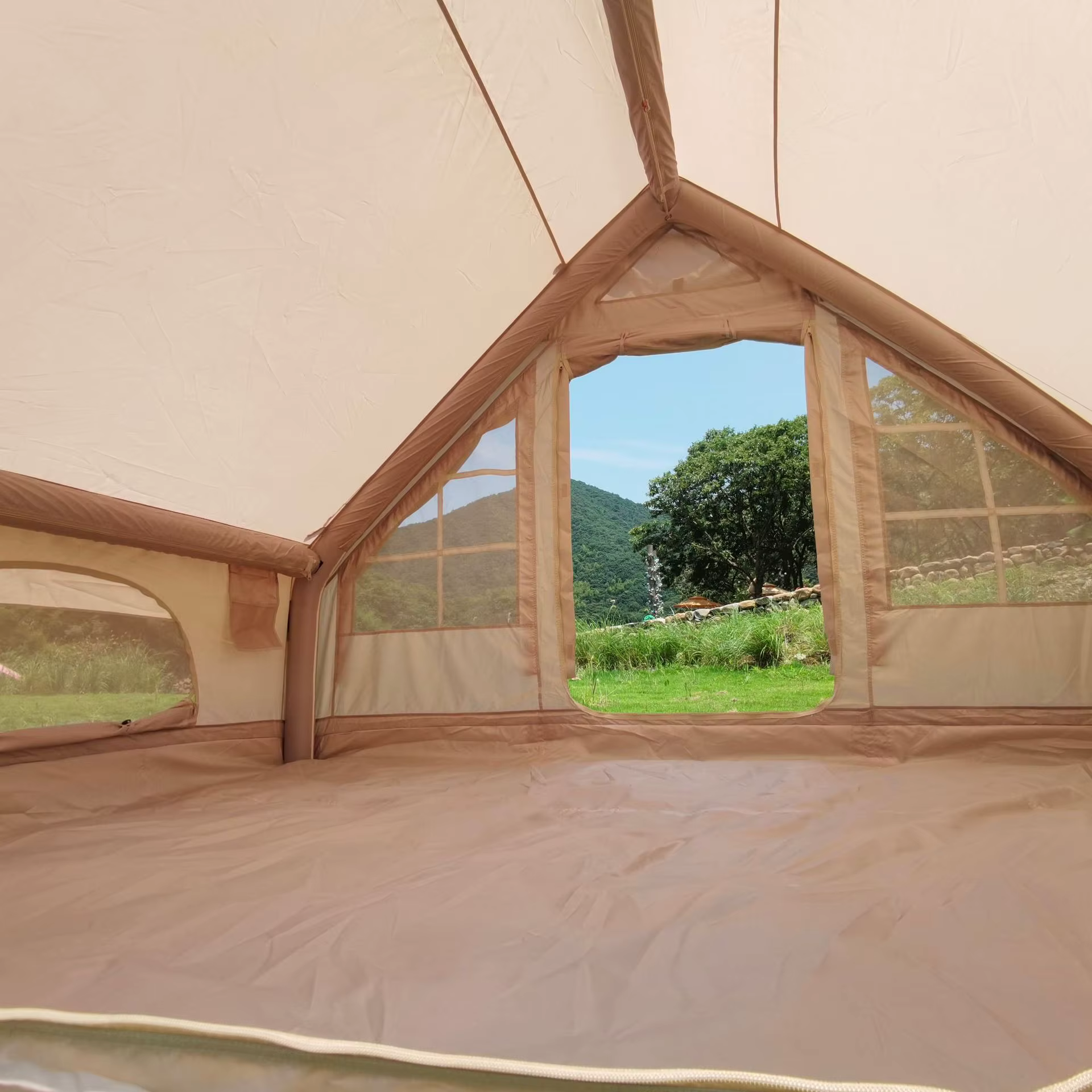 Tente de camping gonflable