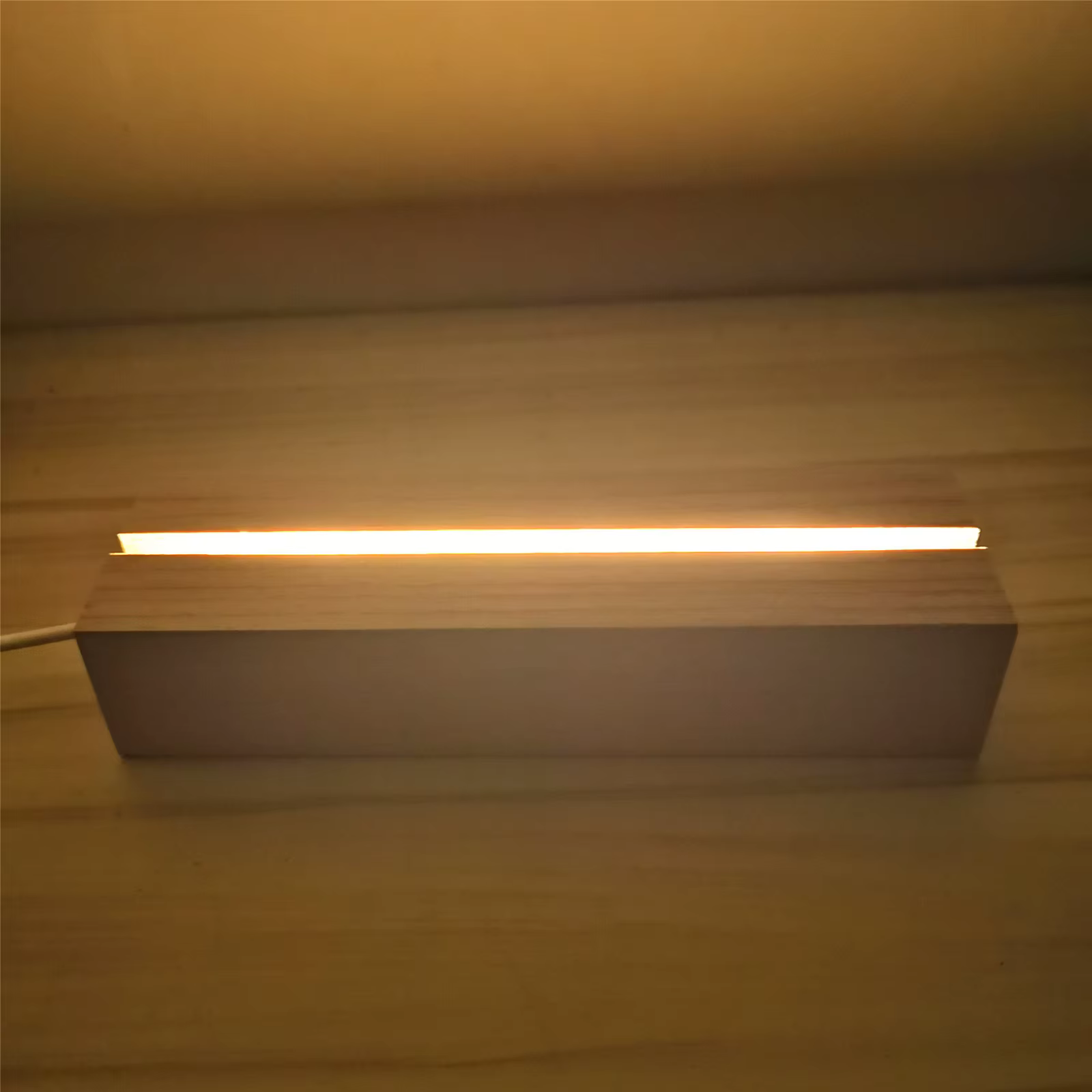 Présentoir LED rectangulaire en bois