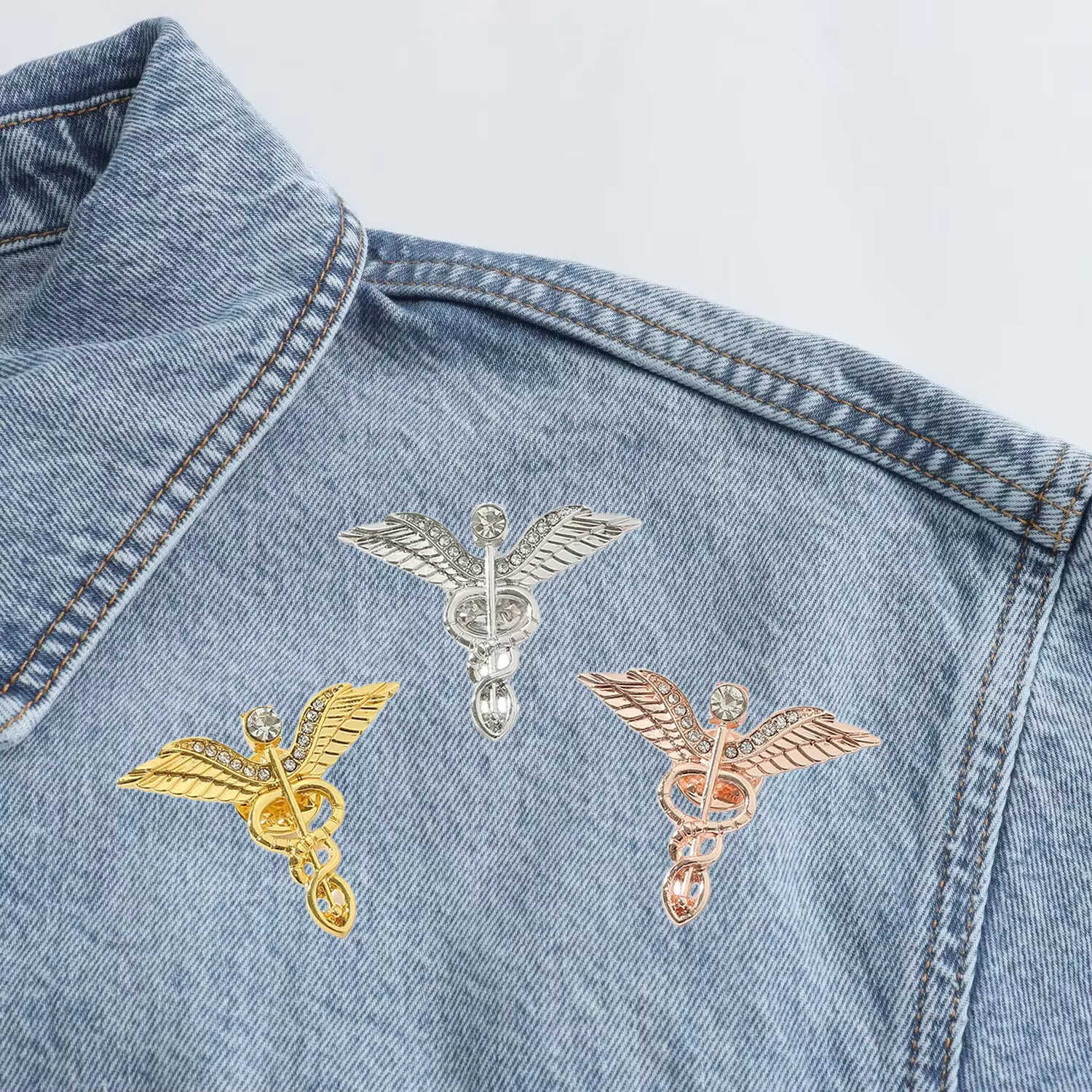 1 Ensemble d'accessoires de commerce extérieur : Broche aile personnalisée