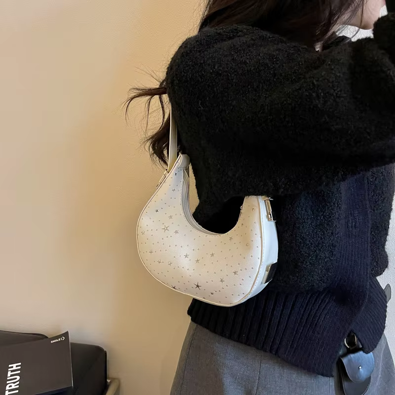 Nouveau sac hobo demi-lune plissé en nylon style doux, grande capacité, motif étoile tendance, sac à bandoulière pour les trajets quotidiens