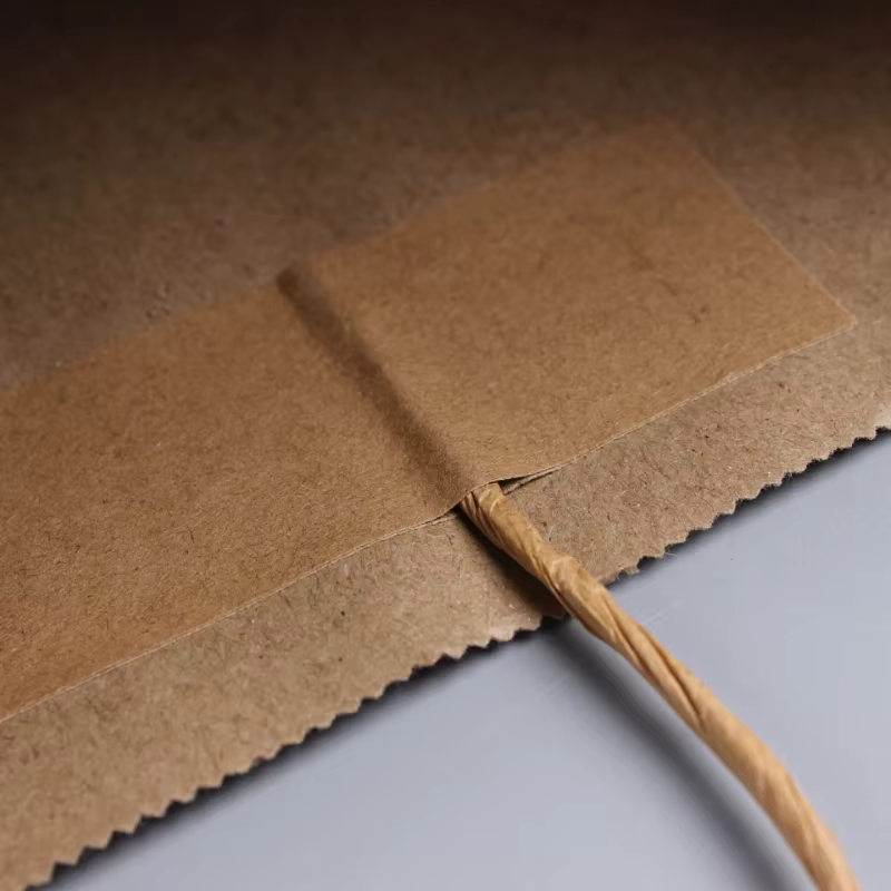 Mini petit sac en papier Kraft avec poignées, 30/50/100 pièces, sac cadeau de Festival, sacs de courses pour bonbons de haute qualité