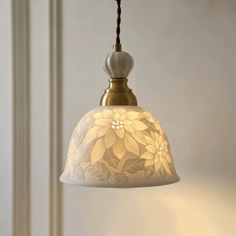 Lampe de plafond en céramique de style japonais couleur crème à motif floral, lampe de chevet pour chambre à coucher, petite lampe polyvalente en céramique transparente