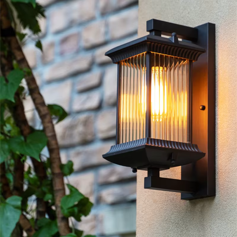 Lampe murale extérieure en métal