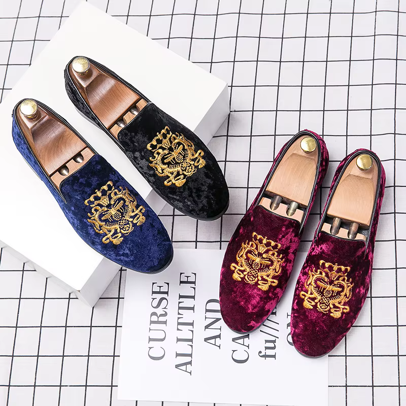 Robe de mariée chaussures décontracté hommes mocassins 2025 nouveau paresseux chaussures plates broderie conduite mocassins homme daim cuir chaussures Zapato