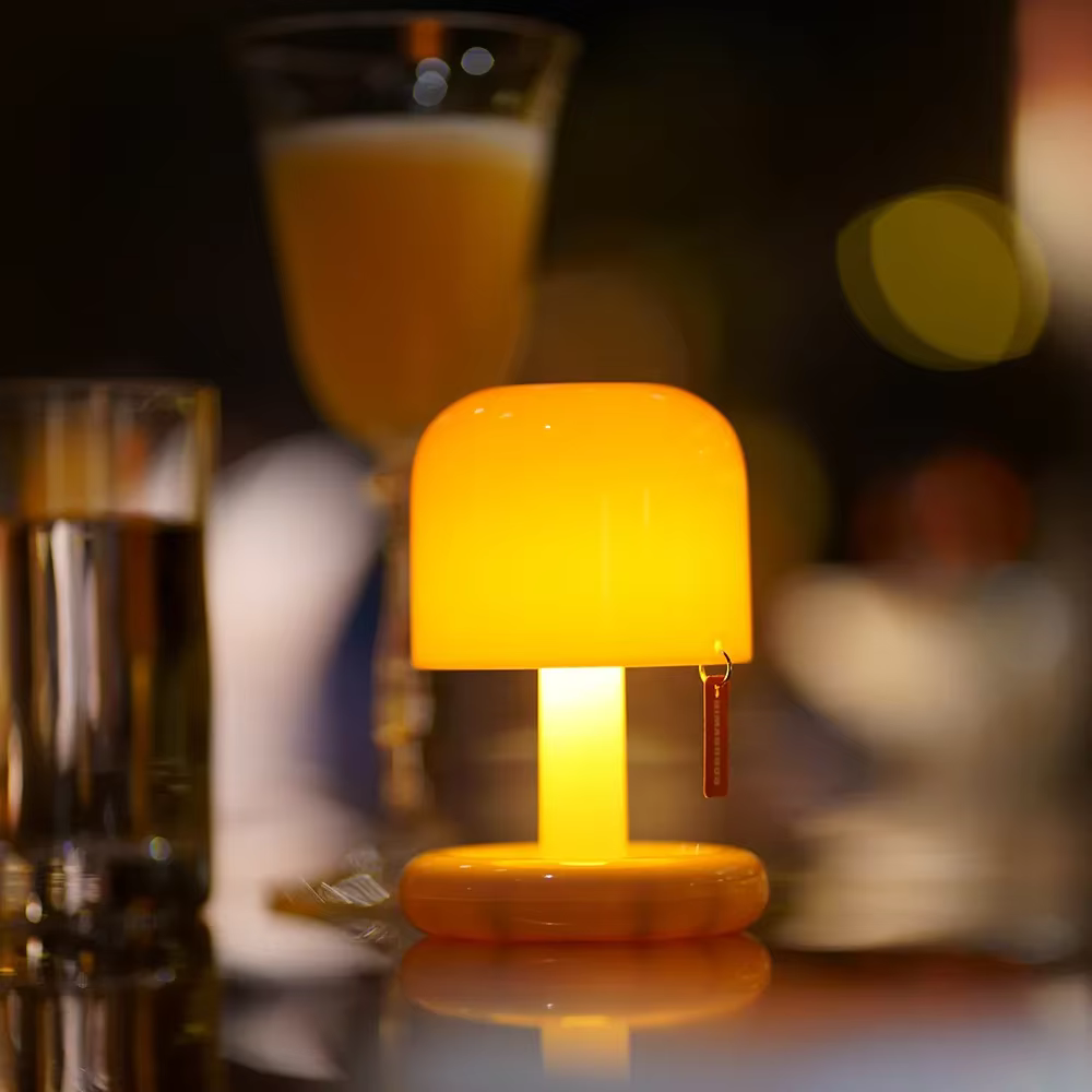 Lampe LED Mini Champignon Rechargeable USB, Veilleuse Ambiante Coucher de Soleil, Lampe de Table Portable pour Décoration de Chambre et Chevet - Déstockage