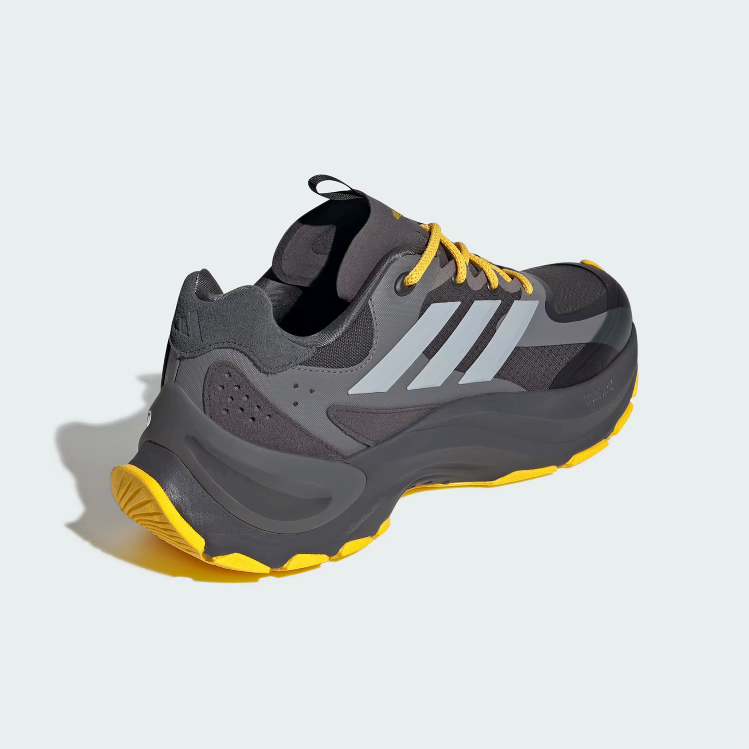 Adidas officiel authentique 2024 nouvelles chaussures de course classiques durables pour hommes et femmes JI2445