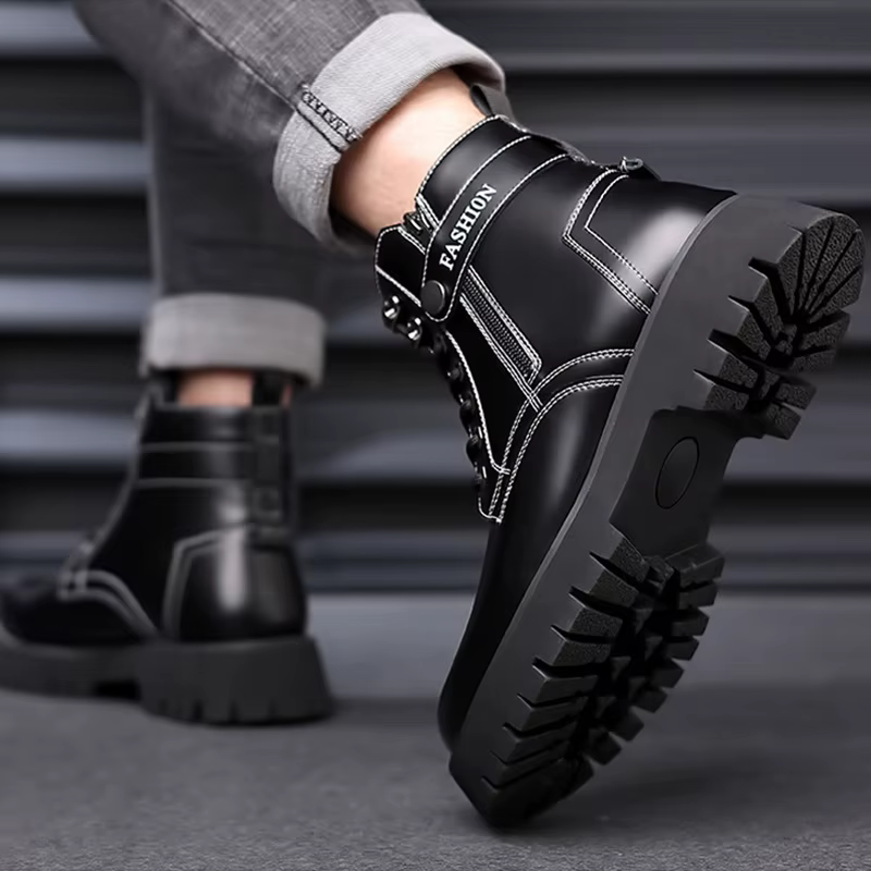 2025 chaussures d'hiver hommes bottes de neige chaud en peluche marque de mode hommes bottines pur noir antidérapant semelle épaisse D582