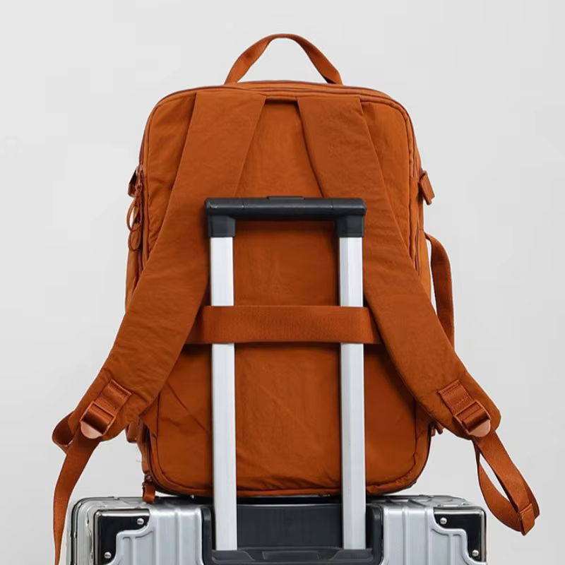 Sac à dos de voyage léger en nylon imperméable