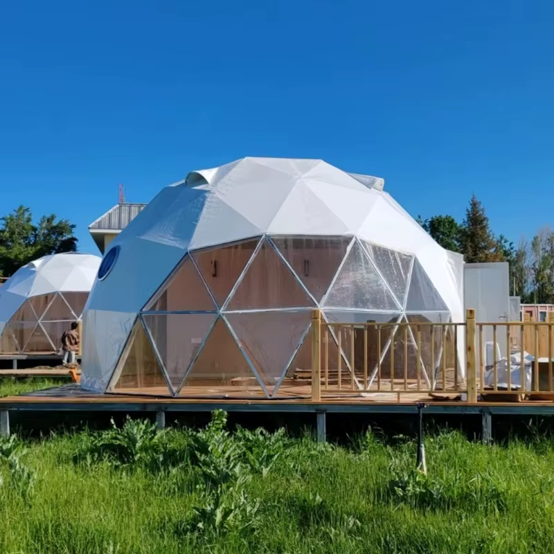 Dôme de glamping extérieur de luxe