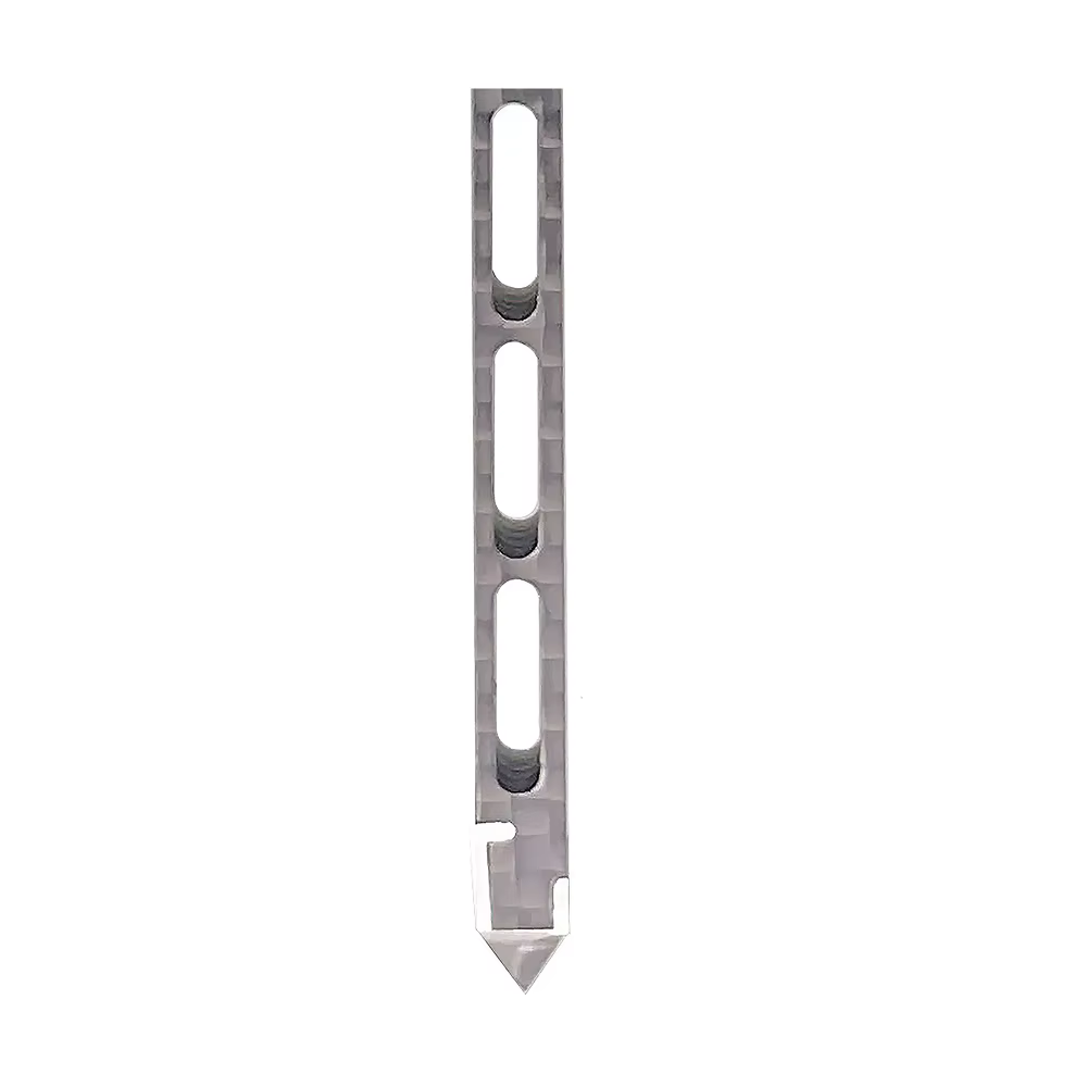 Nouvelle invention : Piquet de tente ultraléger en fibre de carbone et alliage de titane