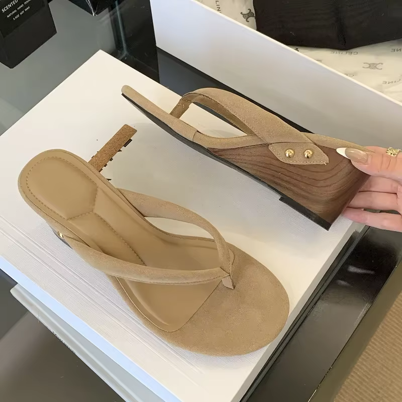 Eilyken 2026 Nouvelles Sandales Compensées d'Été à Bout Rond et Talon Haut pour Femme – Tongs Tendance en Bois