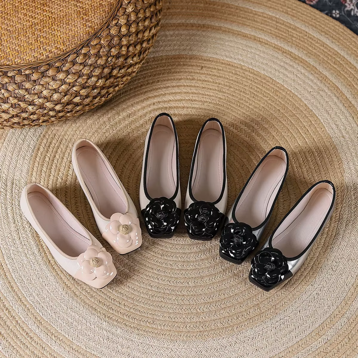 Chaussures plates camélia argentées à bout carré pour femmes, mocassins confortables à semelle souple, bouche peu profonde, à enfiler, décontractés, 2023