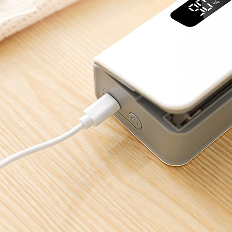 Mini-scelleuse de sacs 2-en-1 rechargeable avec coupe-sac et aimant