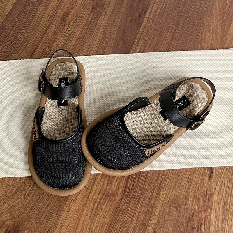Baotou pantoufles 2025 chaussures d'été pour femmes sandales respirantes à fond plat décontractées