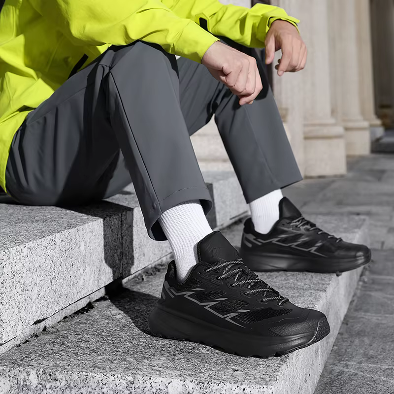 Chaussures de sport confortables et respirantes pour hommes, à lacets, pour le travail quotidien et la course à pied, semelle légère et élastique