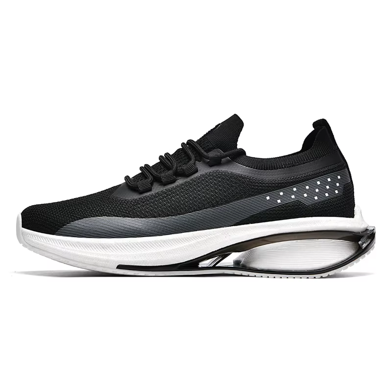 La semelle de chaussure Tech fournit un support pour les chaussures de course, permettant de la respirabilité et de la légèreté. Chaussures pour hommes avec support pour l'extérieur