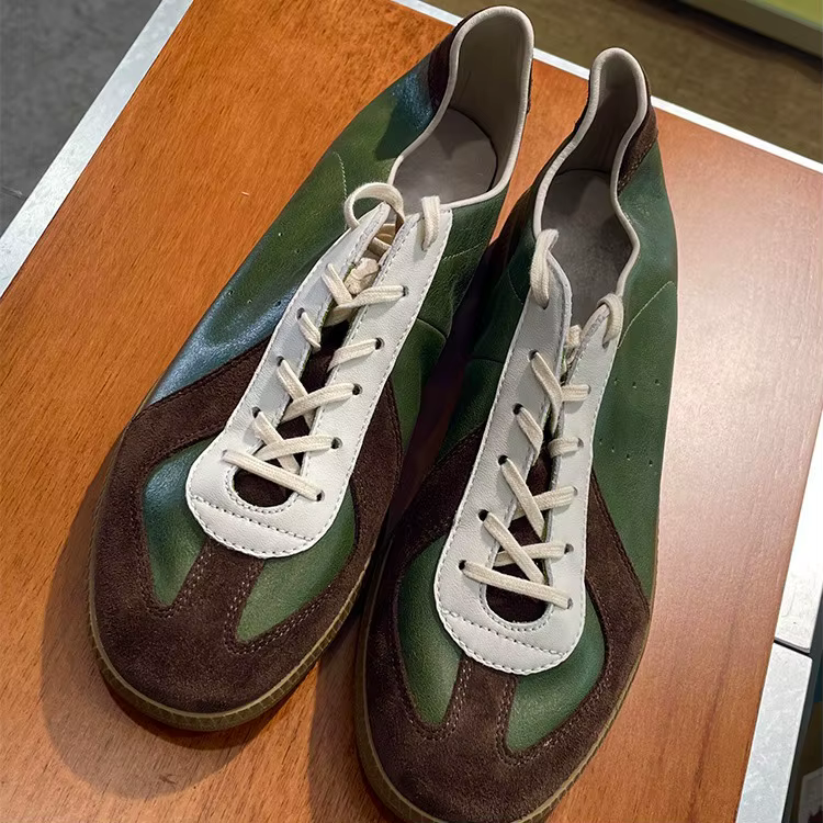 Chaussures d'entraînement allemandes en cuir véritable pour femmes