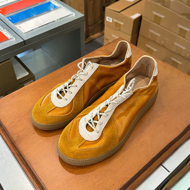 Chaussures d'entraînement allemandes en cuir véritable pour femmes