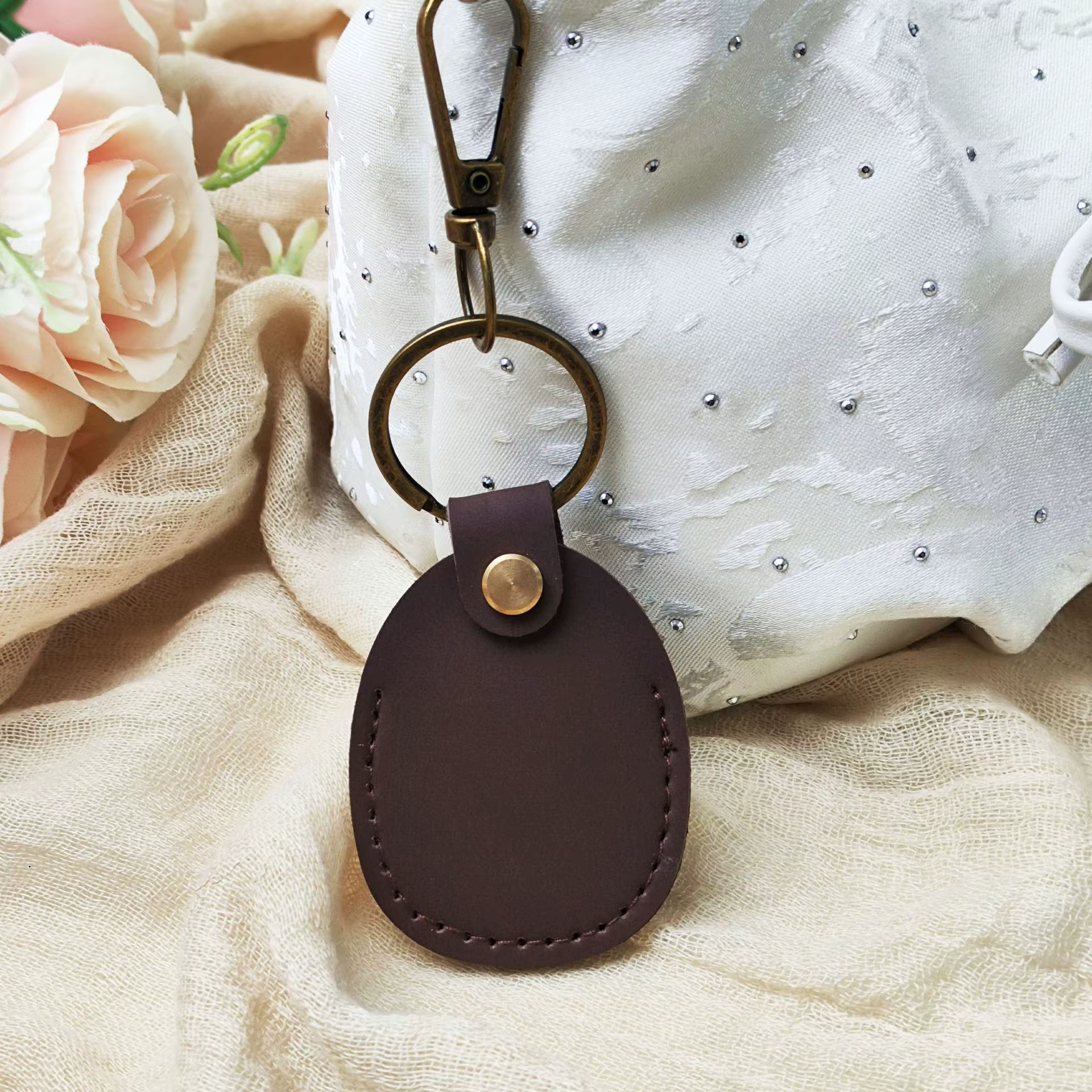 Étui en cuir pour cartes d'accès, anti-perte, anti-chute, accessoires porte-clés, porte-clés en cuir avec anneau porte-clés