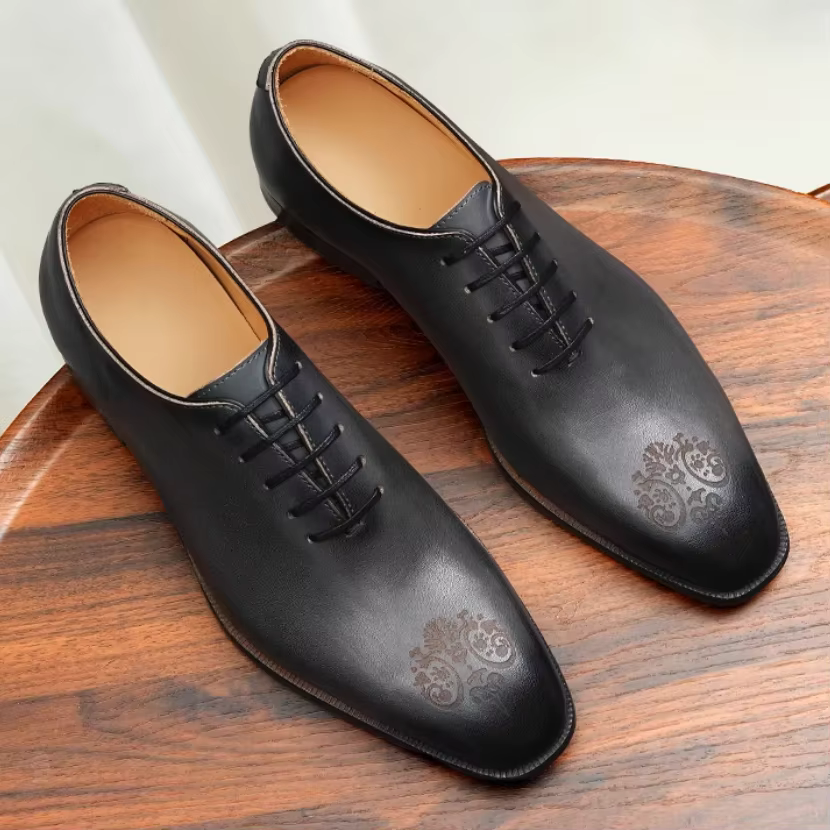 Chaussures oxford en cuir véritable pour hommes, grande taille, version européenne, faites à la main, chaussures de mariage de style britannique à bout carré, pièce entière