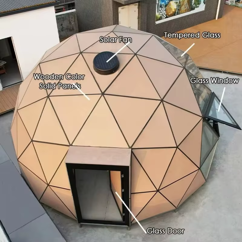 Dôme géodésique en verre et bois pour glamping