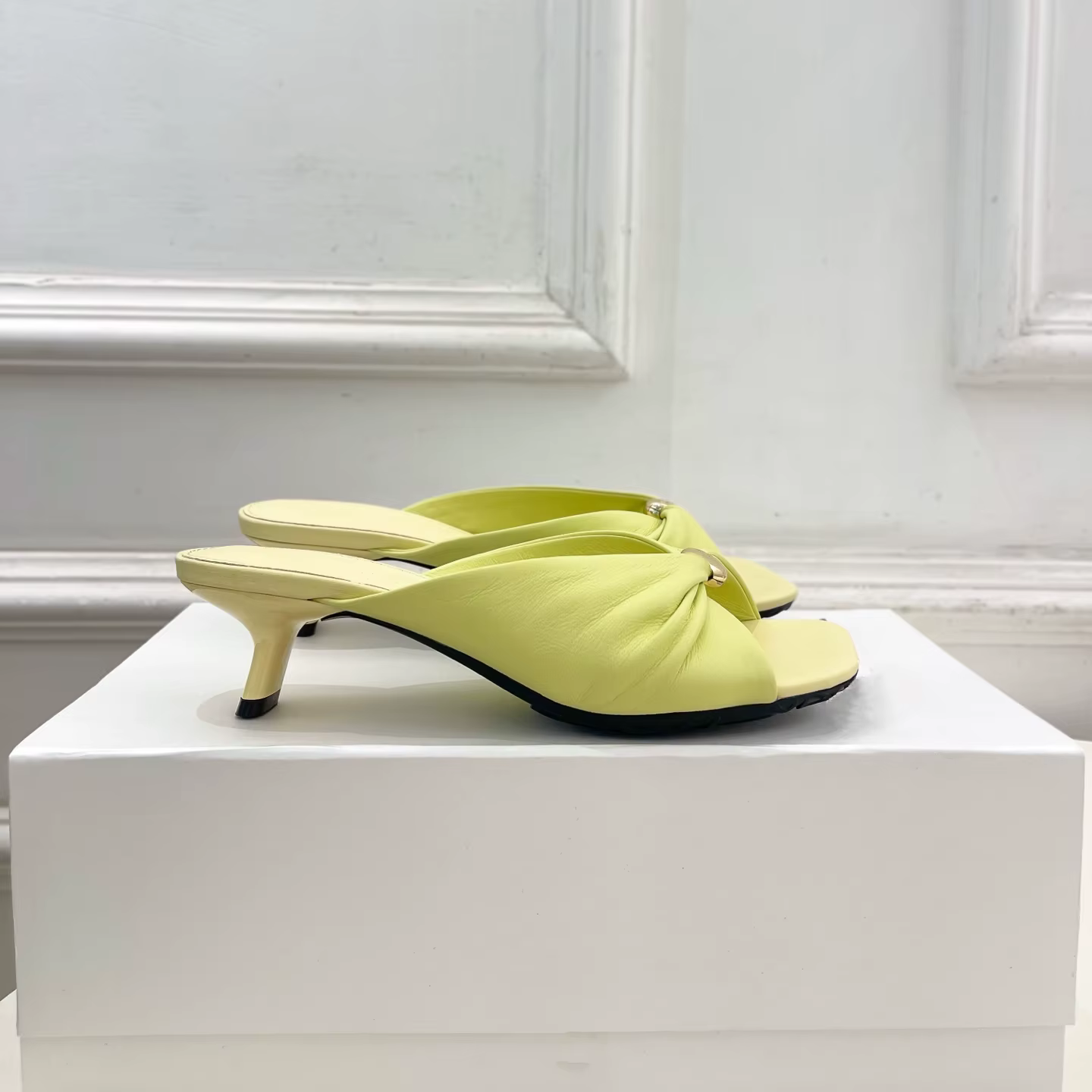 Chaussures pour femmes, pantoufles à talons moyens, taille 35-42, en cuir véritable, décoration métallique, escarpins d'été, chaussures de créateur, Zapatos De Mujer