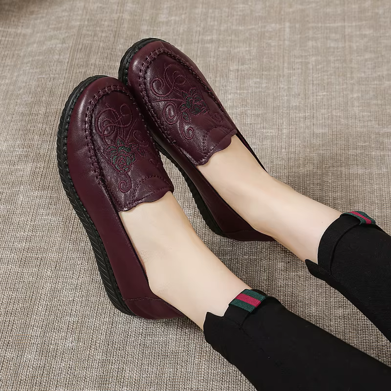 Chaussures en cuir confortables pour femmes, mocassins rétro brodés de fleurs, semelle compensée souple antidérapante, chaussures décontractées pour tous les jours