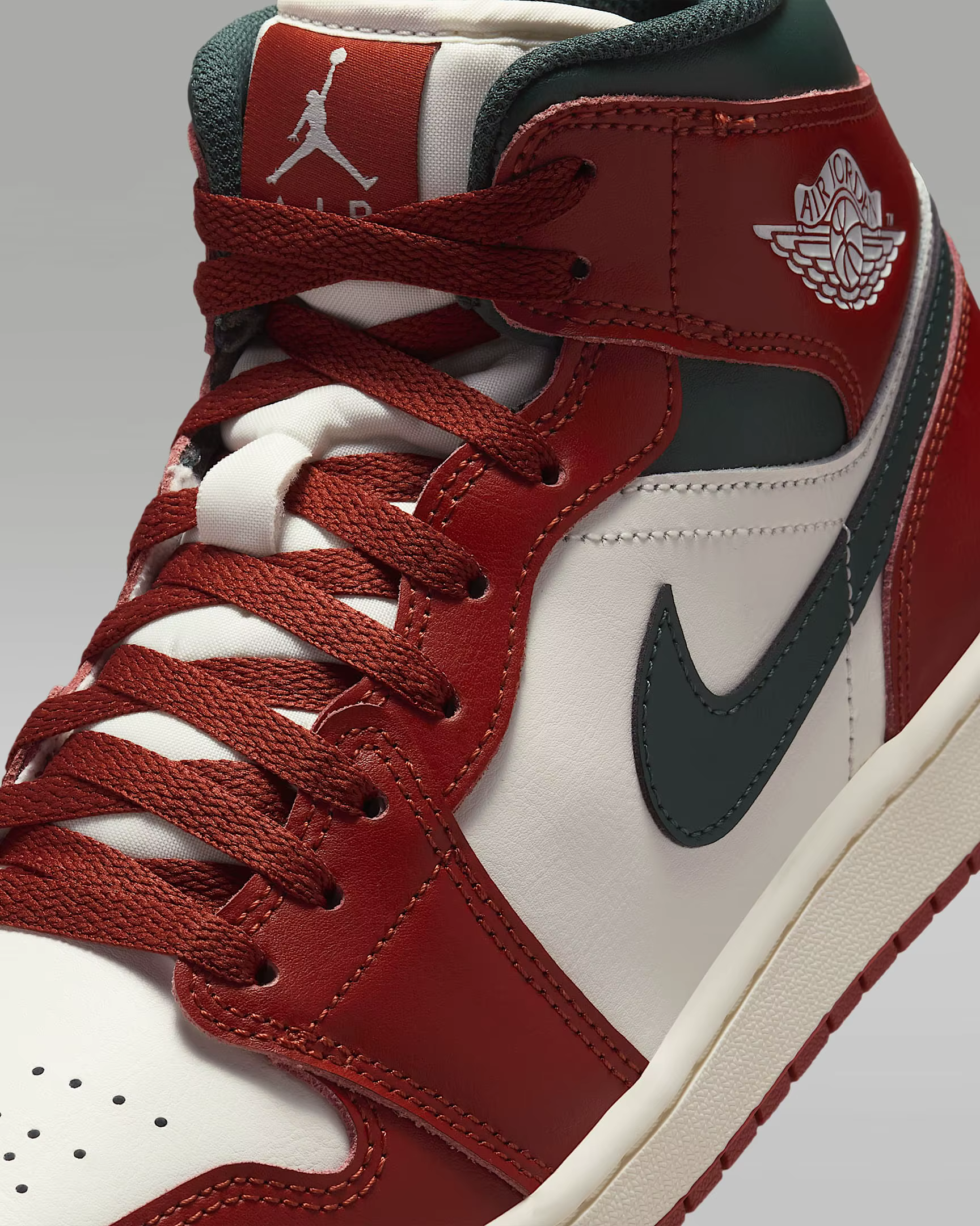 Jordan Air Jordan 1 Classic Versatile Retro Chaussure de basket-ball mi-haute DQ8426-105