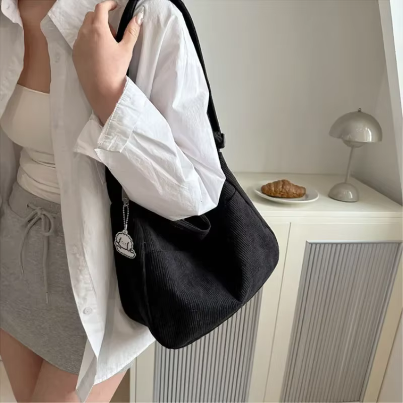 Sac à bandoulière en velours côtelé pour femmes