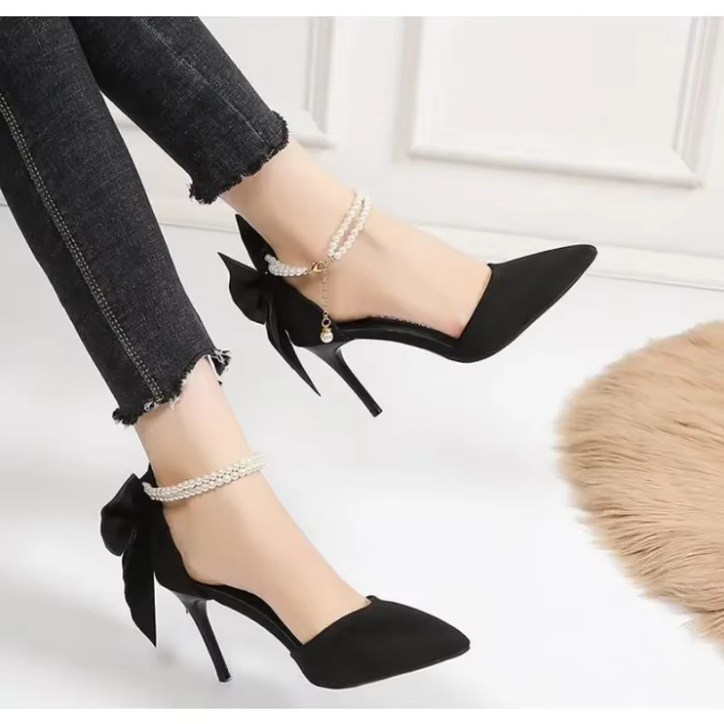 Chaussures de mariage rouges 2025 nouvelles talons aiguilles pointus femme bouche peu profonde nœud perle un mot boucle