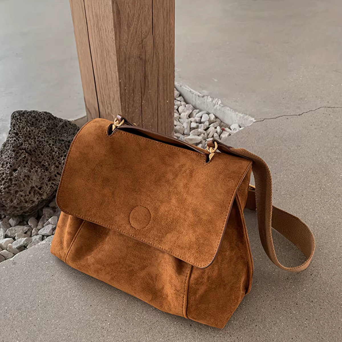 Sac à bandoulière en cuir suédé pour femmes, sacoche à bouton magnétique, grande capacité, fourre-tout en velours pour sortie de travail, usage quotidien