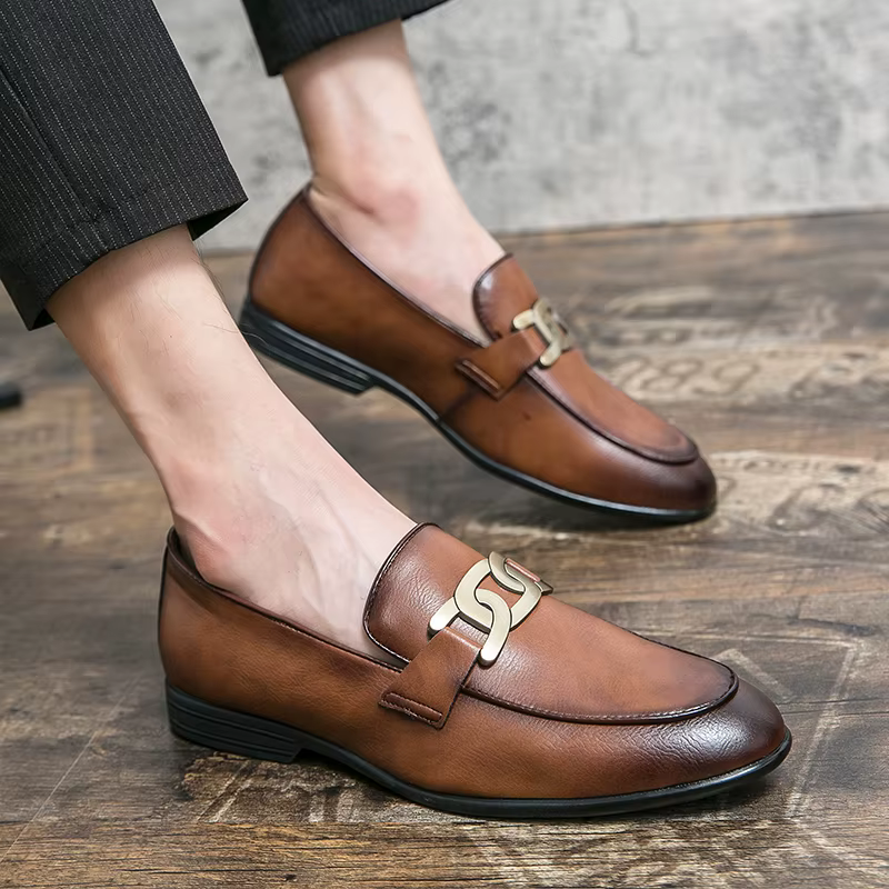 Mocassins en cuir pour hommes, mode italienne, chaussures décontractées pour hommes d'affaires, formelles, pointues, mode de mariage, peau noire