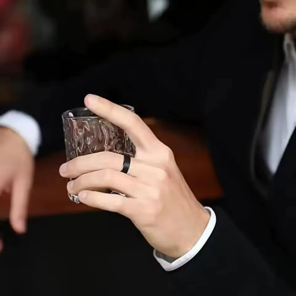 Bague de bijoux à breloques pour hommes et femmes, anneaux noirs en acier inoxydable, fiançailles de mariage, accessoire masculin mat de haute qualité