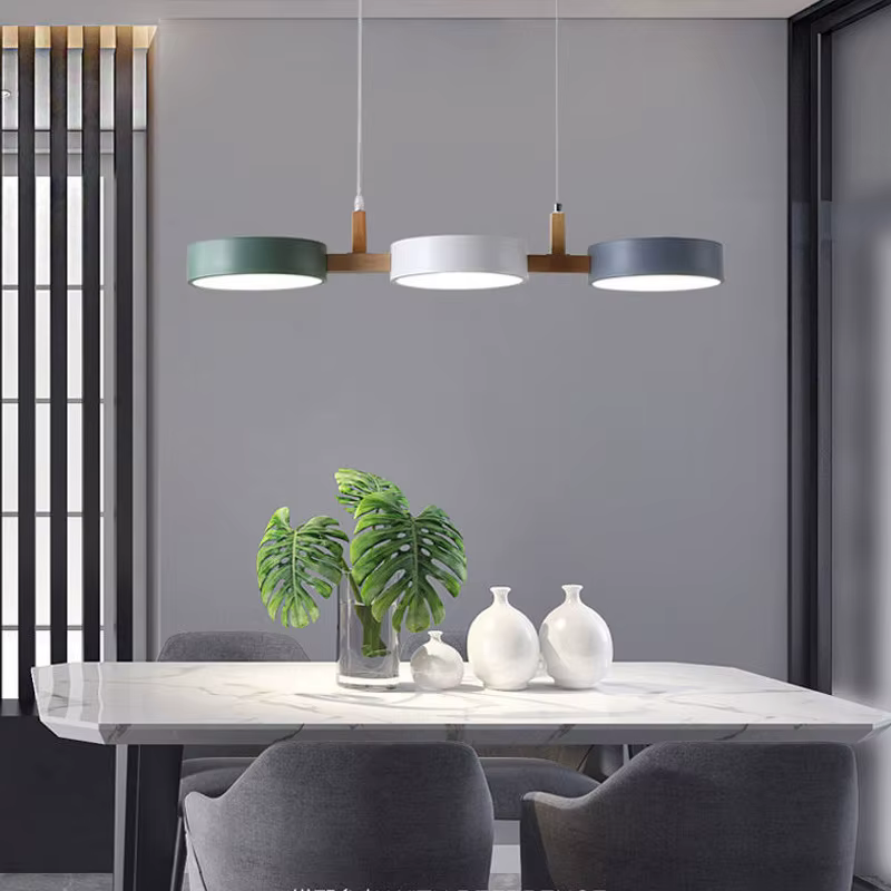 Lampe suspendue LED à trois têtes en forme de macaron
