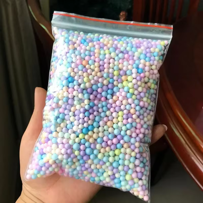 Bouteille de boules de polystyrène