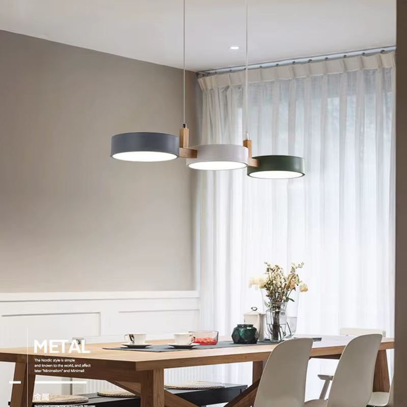 Lampe suspendue LED à trois têtes en forme de macaron